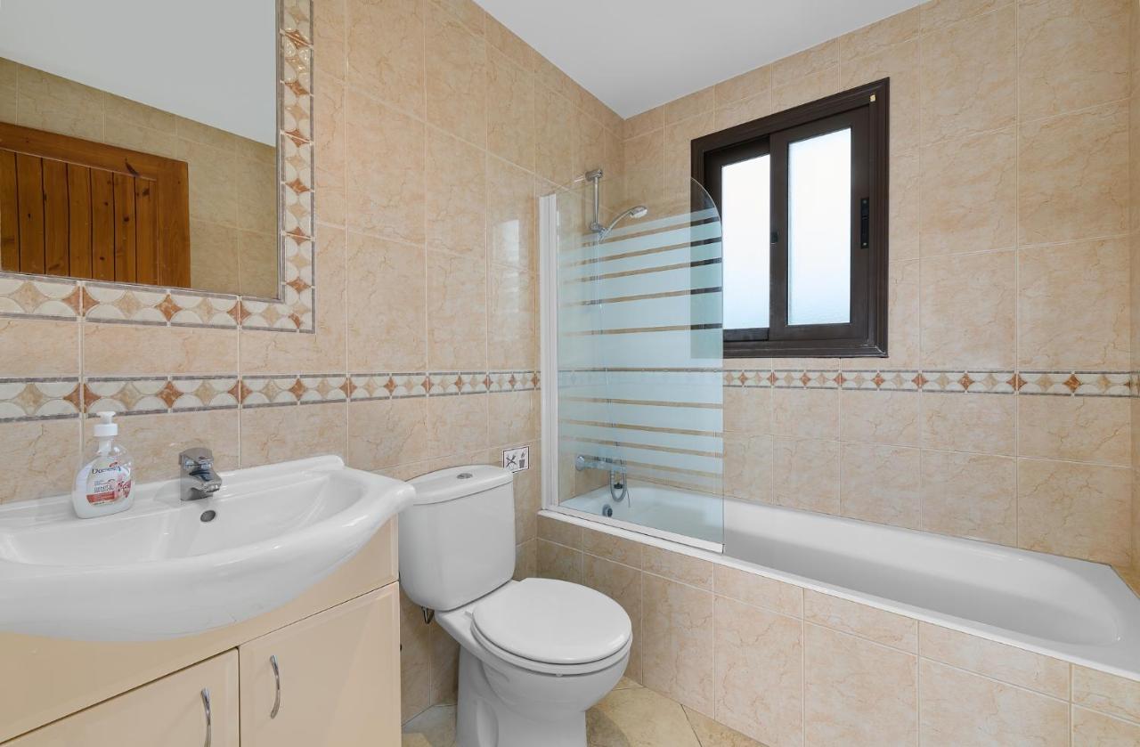 Villa Camelot By Ezoria Villas Coral Bay Extérieur photo